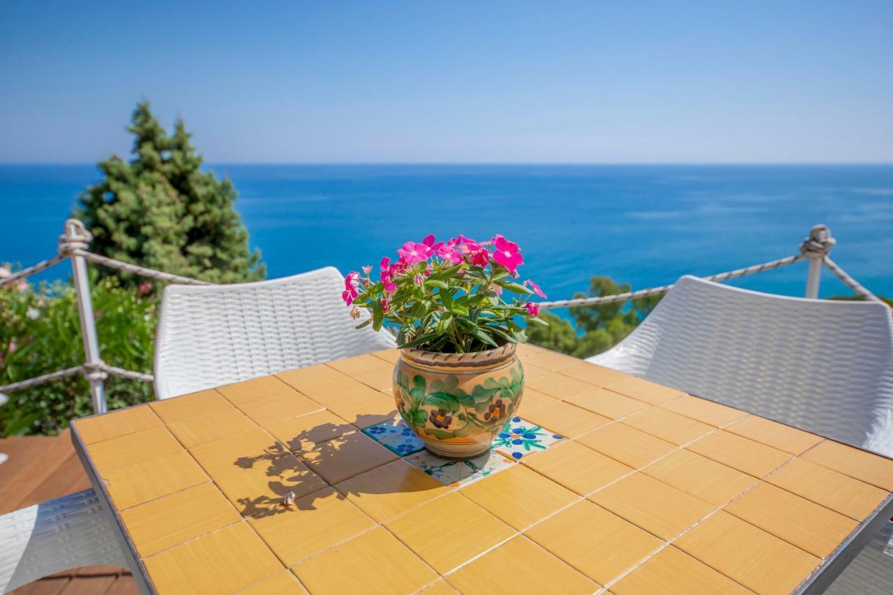The Sound Of The Sea Villa เชฟาลู ภายนอก รูปภาพ